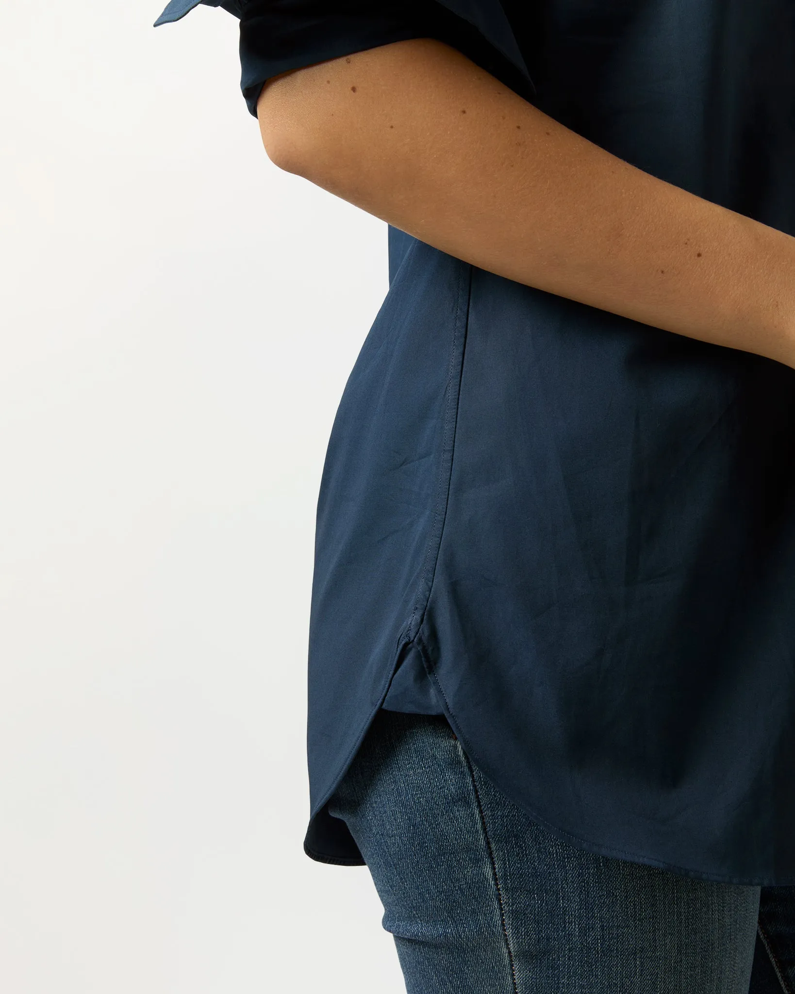 Boyfriend Shirt in Navy Poplin