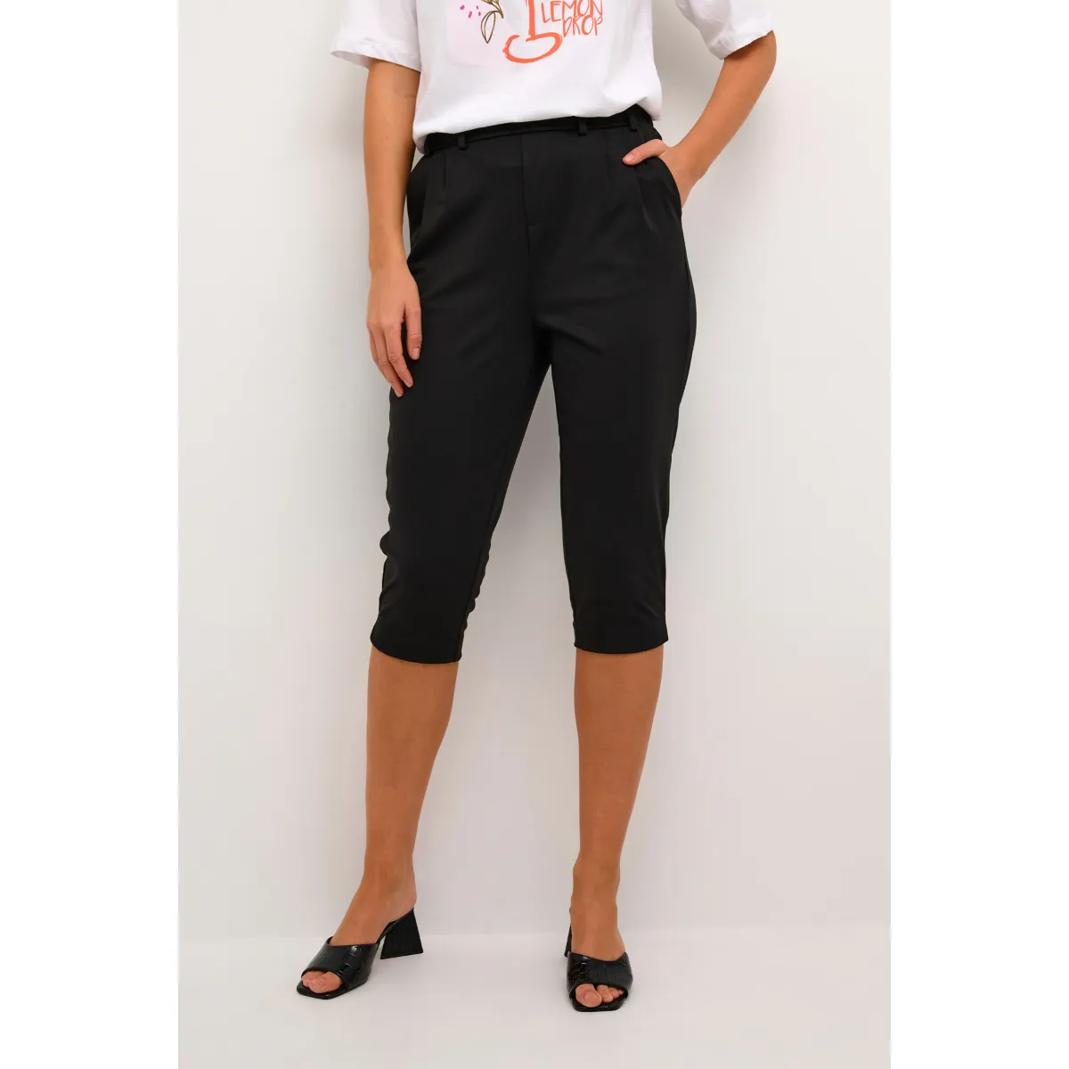 Jenny Capri Pants Black Deep